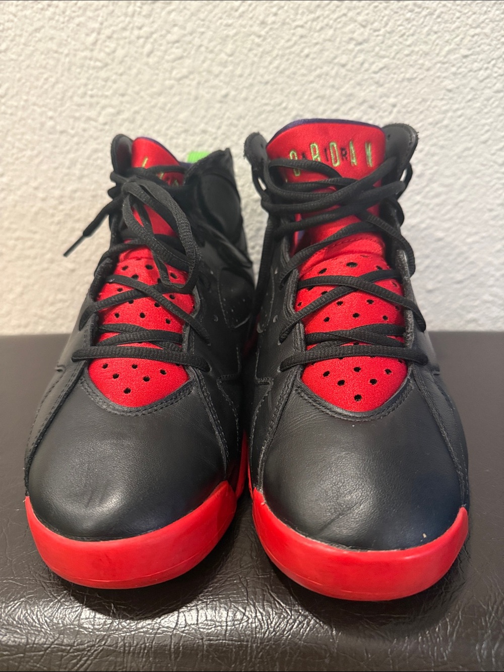 Jordan  Sneakers - Black/Red